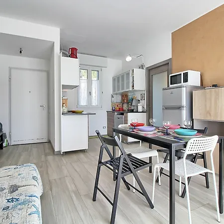 Zazzi House شقة Camnago Volta